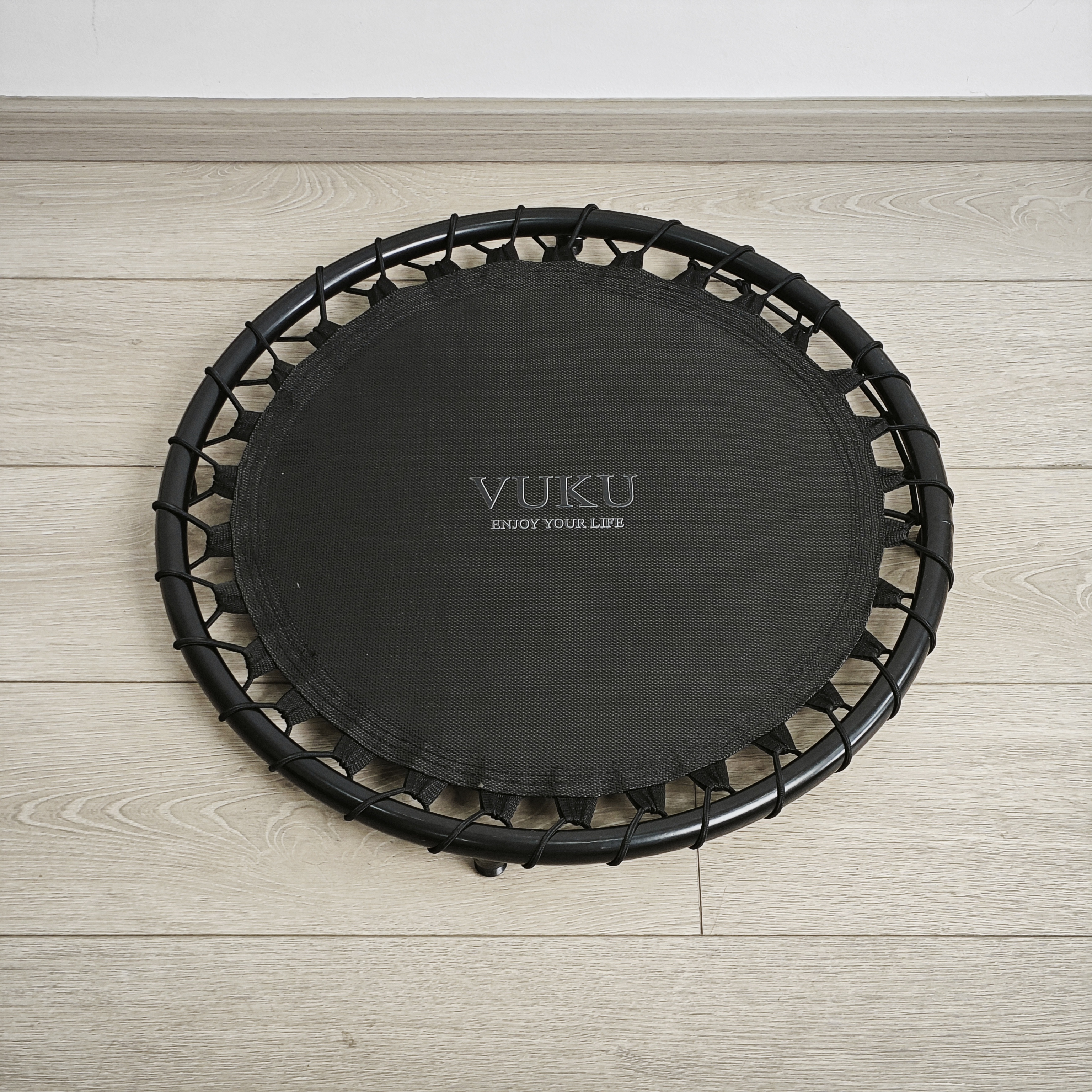 Trampolin Kecergasan Mini Boleh Lipat VUKU 25 Inci, Trampolin Bungee Rebounder Senyap dengan Pad Keselamatan, Kapasiti Berat Maksimum 260 Lbs, Peralatan Senaman Dalaman Luar untuk Dewasa dan Kanak-kanak